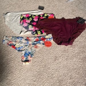 5 BNWT pairs Splendies underwear. All are size 1X, which fit more like XL.